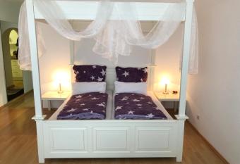 Ferienwohnung Stett allows 18 year olds to book a room