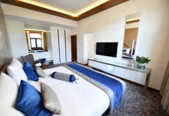 Hotel Austria & Bosna allows 18 year olds to book a room