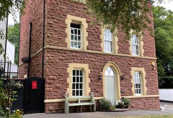 Ty Llew Lodge allows 18 year olds to book a room