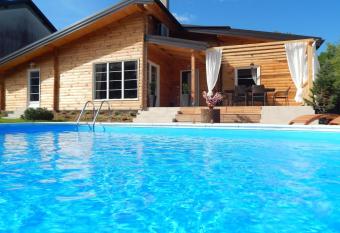 Laganini has Smoking rooms