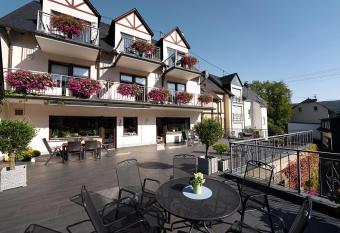 Ferien Weingut Pauly allows 18 year olds to book a room