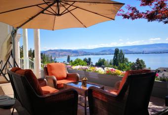 Lakeview Oasis Bed and Breakfast allows 18 year olds to book a room