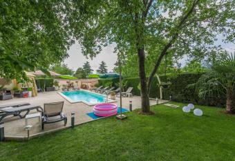 Apartment Felix has Balcony rooms