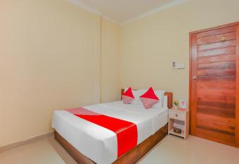 OYO 90301 Hidden Village Uluwatu allows 18 year olds to book a room