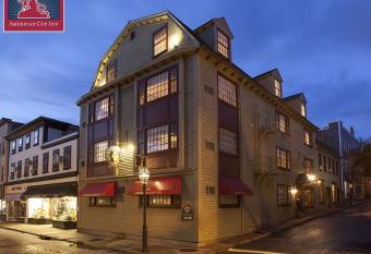 Americas Cup Inn has Balcony rooms