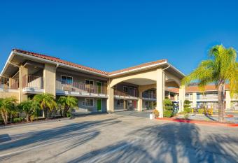 Signature Temecula allows 18 year olds to book a room