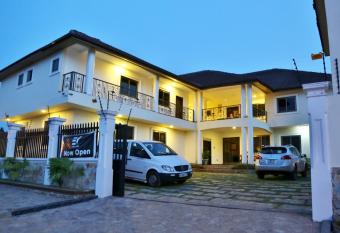 Eden Vale Hotel & Executive Training Centre allows 18 year olds to book a room