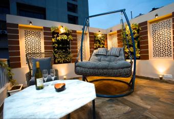 Blue Beds Hostel has Balcony rooms