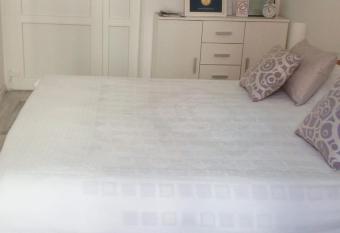 Studio in Pula center allows 18 year olds to book a room