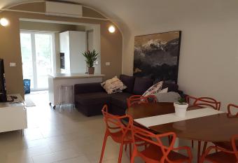 Mare E Monti Di Simonetta has Balcony rooms