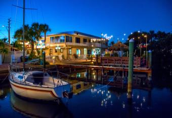 Bayview Plaza Waterfront Resort has Balcony rooms