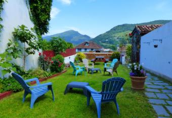 Gite Makila allows 18 year olds to book a room