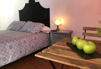 Alojamiento Rural La Mejora allows 18 year olds to book a room