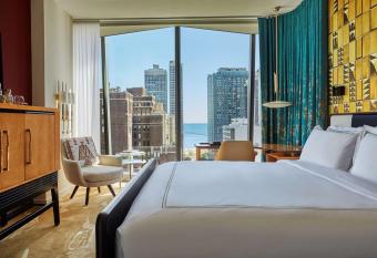 Viceroy Chicago has Balcony rooms