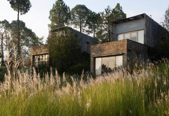 The Kumaon has Balcony rooms