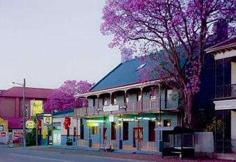 Royal Hotel Singleton allows 18 year olds to book a room