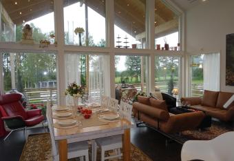 Annexet p   Stallbackens G  rd has Balcony rooms