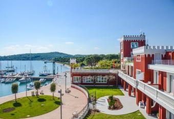 Hotel Villa Garuti has Balcony rooms