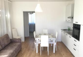 Villa de Mari has Balcony rooms