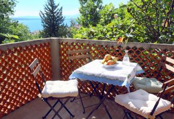 Apartman Marco Polo has Balcony rooms