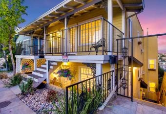 Casa Pacifica has Balcony rooms