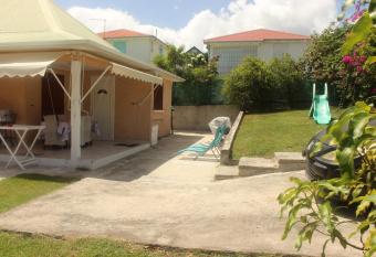 Villa Kapiopa has rooms with a private hot tub