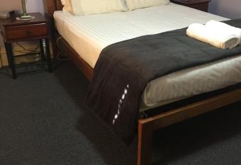 Rochester Tavern has Balcony rooms