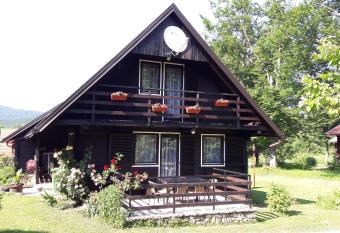 Estavela Holiday home has Balcony rooms