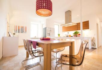 Gunther49 has Balcony rooms