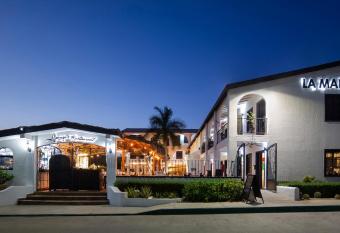 La Marina Inn has Balcony rooms