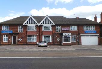 South Fork Guest House allows 18 year olds to book a room