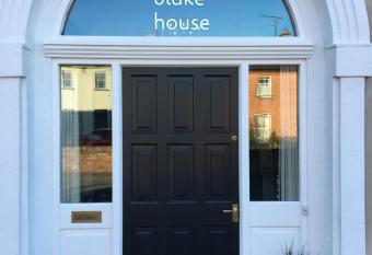 Tom Blake House allows 18 year olds to book a room