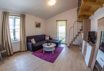 Apartments Nikic has Balcony rooms