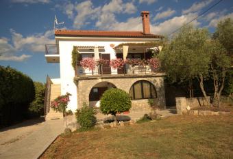 Apartments Cvelic Milovcic has Balcony rooms