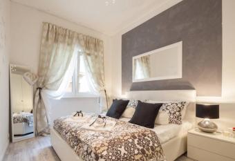 Residenza Arena has Balcony rooms