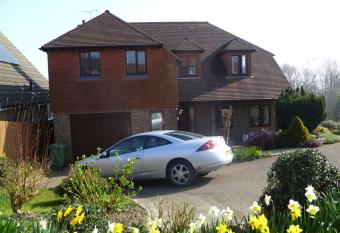 Woodpeckers Cottage B&B allows 18 year olds to book a room