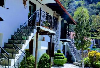 Kyra Niki has Balcony rooms