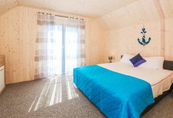 Domki Norda allows 18 year olds to book a room