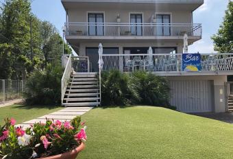 Lake Garda Beach Hostel has Balcony rooms