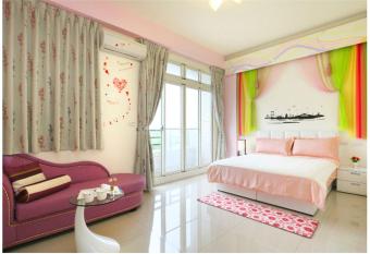 Hong Lai Guest House has Balcony rooms