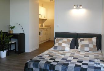 Studio Belle Vue has Balcony rooms