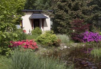 Ferienwohnung Am Waldsaum allows 18 year olds to book a room