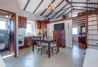 Hilltop Apartment Vidovici has Balcony rooms