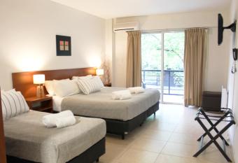 Soltigua Apart Hotel Mendoza has Balcony rooms