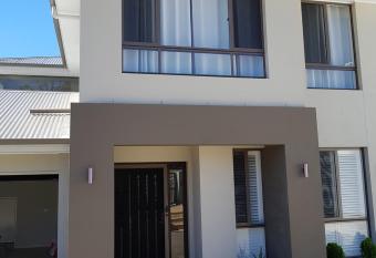 Jasper Place has rooms with a private hot tub