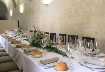 San Nicolas el Real has Balcony rooms