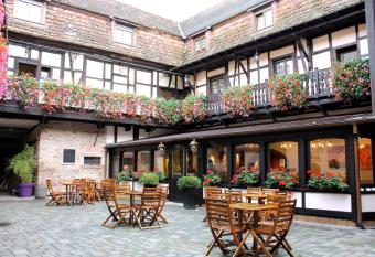 Le Gouverneur Hotel allows 18 year olds to book a room