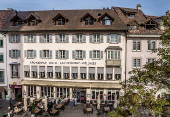 Hotel Kronenhof allows 18 year olds to book a room