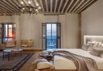 Akotika boutique allows 18 year olds to book a room