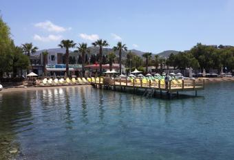 Nomia Boutique Hotel allows 18 year olds to book a room